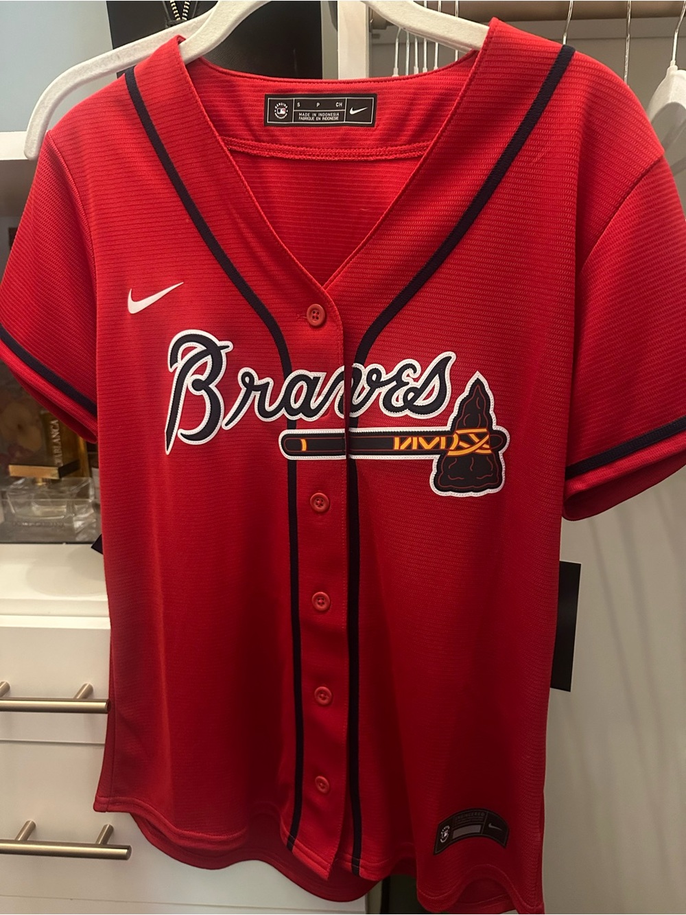 Brave’s Nike Red Women’s Athletic Top with Black Trim size S